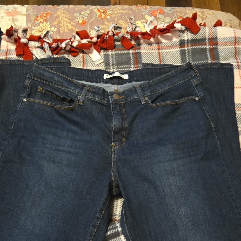 Signature Dark Blue Women's Straight Leg Jeans 34x32